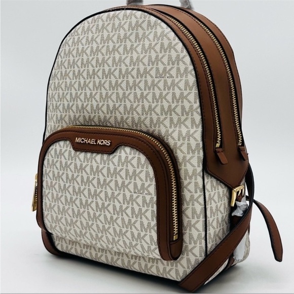 Michael Kors Medium Jaycee Zip Packet
Backpack Vanilla main image 9